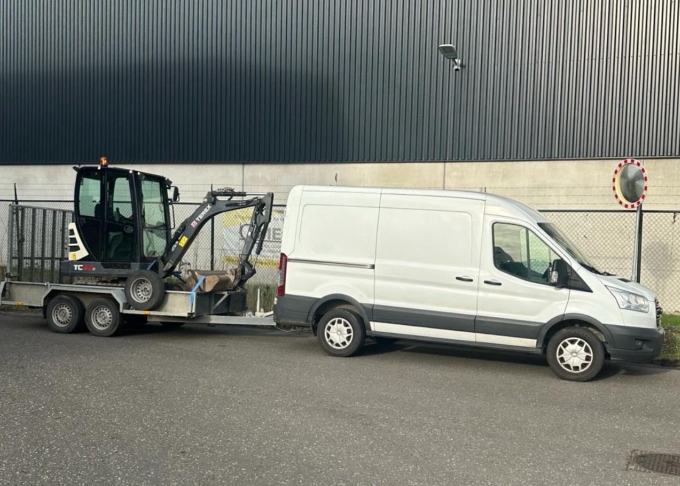 Minigraver Terex TC22 met machinist