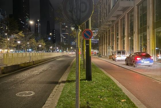 Verkeersmaatregelen plaatsen bij nacht